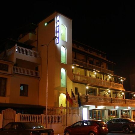 Hotel Martini Avlonya Dış mekan fotoğraf