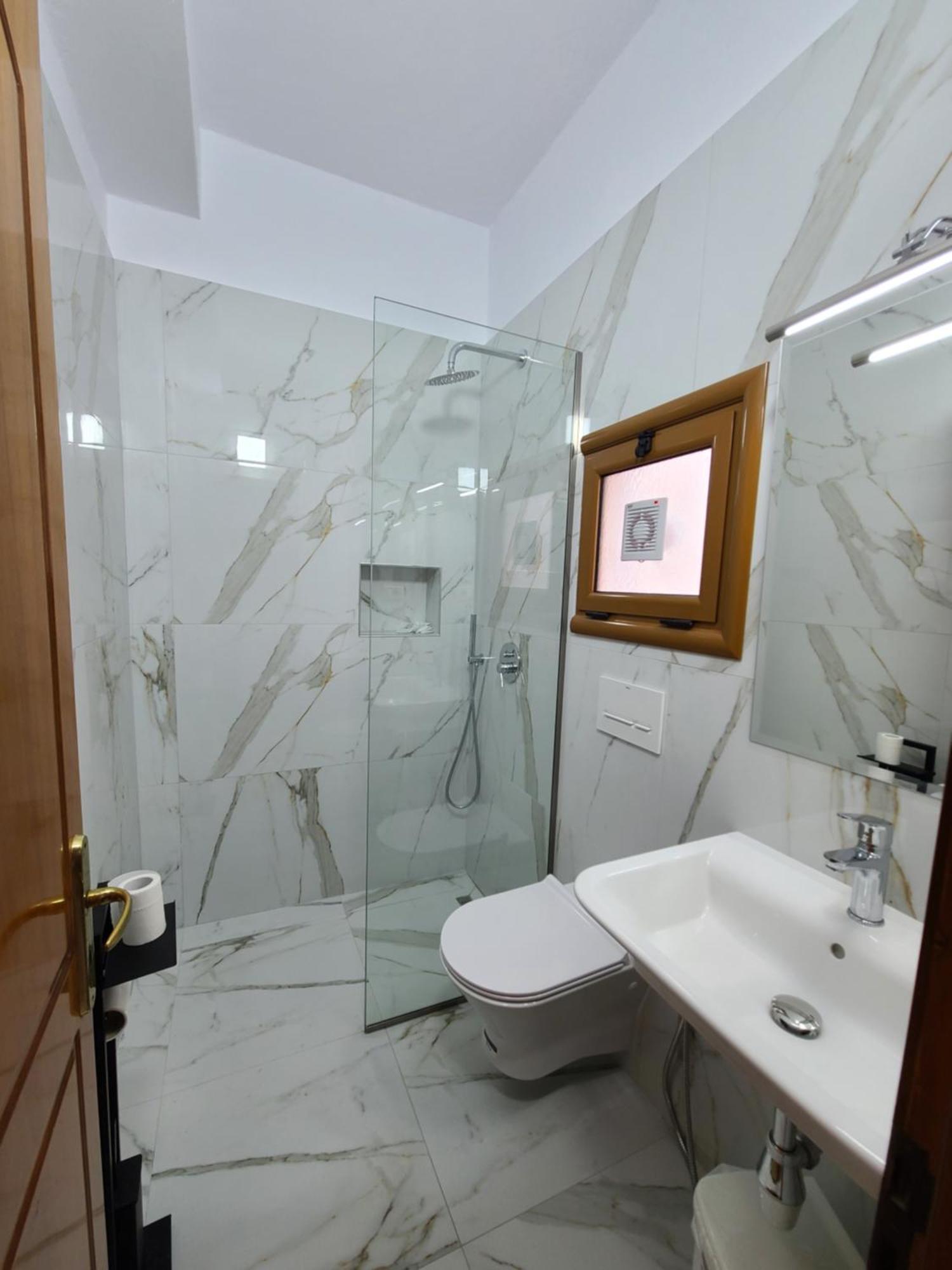 Hotel Martini Avlonya Dış mekan fotoğraf