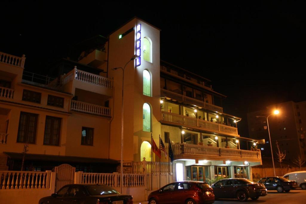 Hotel Martini Avlonya Dış mekan fotoğraf